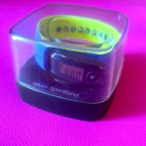 Nike+ sportband color: mega blue/ volt